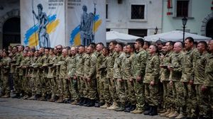 قالت وزارة الدفاع البريطانية يوم الأحد إن روسيا وأوكرانيا واصلتا القصف العنيف حول سيفيرودونيتسك- جيتي