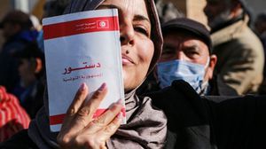 من المنتظر أن يقع طرح الدستور التونسي الجديد على الاستفتاء الشعبي في 25 تموز/ يوليو المقبل- جيتي