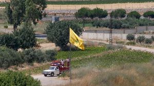 حضر عناصر حزب الله لتصوير قوات الاحتلال وإثبات تواجدهم في المنطقة الحدودية- جيتي