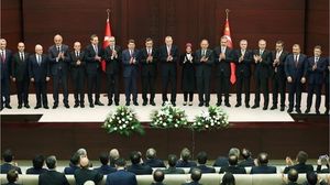 التشكيلة الحكومية الجديدة تضم عدداً كبيراً من الوزراء من أصول كردية أو مناطق كردية شرق البلاد.. (الأناضول)
