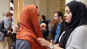 هل يمثل التشدد الفرنسي حيال حجاب المرأة المسلمة حماية لقيم الجمهورية في فرنسا؟- (الأناضول)