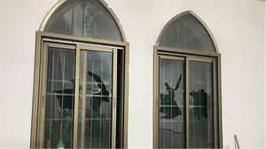 المستوطنون قاموا بتحطيم نوافذ المسجد- تويتر