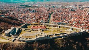 الكاتب يشير إلى أحلام صربية دائمة بالسيطرة على كوسوفو- CC0