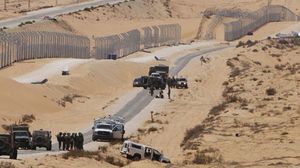 عثر على سلاح الجندي المصري إلى جواره، وعثر على مصحف وسكين و6 مخازن من الرصاص- وسائل إعلام عبرية