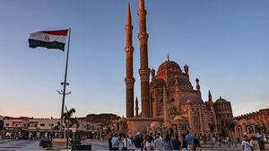 مصدر قضائي مقرب من اللجنة أكد لـ"مدى مصر"، أن الحكم سبقه توصيات أمنية ببدء حلحلة ملف ممتلكات الإخوان- جيتي