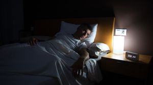 في الوقت الذي تزداد فيه معالجة الأطعمة بشكل كبير واضطرابات النوم المنتشرة- جيتي