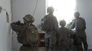 جنود الاحتلال في بئيري خلال إطلاق النار- القناة 12 العبرية