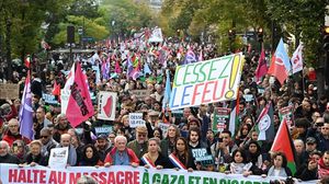 رفع المتظاهرون في فرنسا أعلام فلسطين وهتفوا ضد الاحتلال الإسرائيلي- جيتي