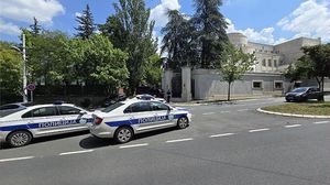 الهجوم تم بواسطة قوس ونشاب وأصاب حارس أمن أمام السفارة- الأناضول