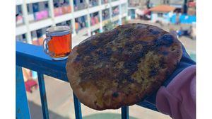 يأكل الفلسطينيون الزعتر والدقة مع الخبز وزيت الزيتون أو من خلال إعدادها في "المناقيش"- منصة "إكس"