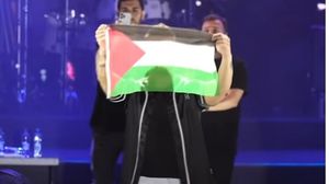 تضامن المغني التركي مع الشعب الفلسطيني في عدد من المناسبات منذ السابع من أكتوبر- إنستغرام / حساب "سنان أكشيل"