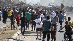 المكتب الحكومي في غزة قال إن مشروع المساعدات عبر المناطق العازلة مشروع فاشل وخطير يشكّل غطاءً لسياسات الاحتلال الأمنية والعسكرية-  الأناضول