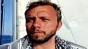 ثياغو آفيلا هو عضو بارز في ائتلاف أسطول الحرية، الذي ينشط في دعم الفلسطينيين ويعمل على كسر الحصار المفروض على غزة.. (فيسبوك)