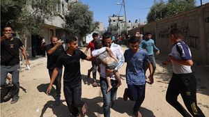 يستهدف الاحتلال يوميا الفلسطينيين المتوجهين إلى مراكز المساعدات - جيتي