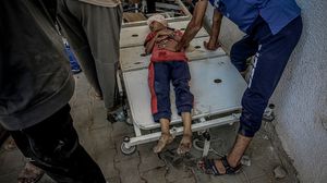 أصيب عدد من الفلسطينيين برصاص قوات الاحتلال الذي استهدف خيام إيواء النازحين قرب منطقة أصداء شمال غربي مدينة خانيونس جنوبي قطاع غزة- جيتي