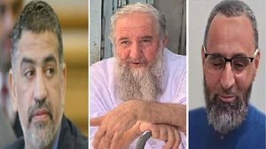 يواجه المعتقلون ثلاث تهم أساسية: إنشاء تنظيم يُنسب إليه تمجيد الإرهاب، السعي لتغيير النظام بطرق غير دستورية (جنايتان)، عرض منشورات تضر بالمصلحة الوطنية (جنحة).. فيسبوك