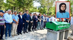 نعى والي موغلا إدريس أكبيك الطفلة  أفرانور غونلو، والتي جرى تشييع جثمانها في جنازة ضخمة- إكس