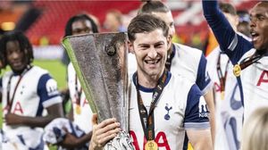 كان ديفيز انضم إلى توتنهام قادماً من سوانزي سيتي عام 2014- sky / إكس