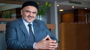 حرص عمر على إصلاح بطانته لمّا تولى الخلافة، فقرّب إلى مجلسه العلماء وأهل الصلاح، وأقصى عنه أهلَ المصالح الدنيوية، والمنافعَ الخاصة.