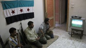 مقاتلون من المعارضة السورية يتابعون مباريات المونديال - فيس بوك