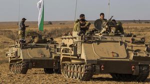 آليات جيش الاحتلال وجنوده على حدود عزة - الأناضول
