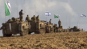 دبابات جيش الاحتلال على حدود غزة - ا ف ب