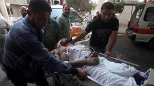 إصابات بغازات خانقة أطلقتها دبابات الاحتلال على الفلسطينيين - (وكالات محلية)