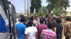 الجيش المصري يحتجز النشطاء ويمنع القافلة من التحرك - فيس بوك