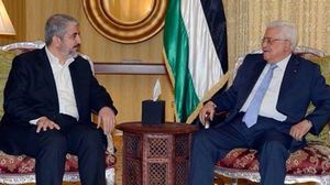 لقاء محمود عباس بخالد مشعل مؤخرا 