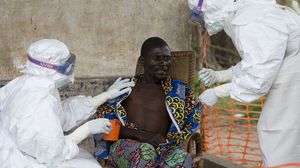 إفريقي مصاب بفايروس الإيبولا - أرشيفية