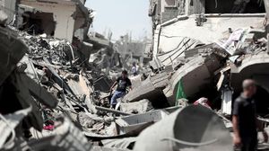 آثار الدمار بعد القصف على الأحياء المدنية - الأناضول