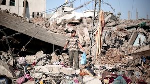 آثار الدمار في حي الشجاعية إثر القصف الإسرائيلي - الأناضول