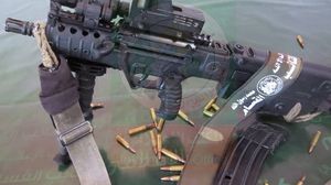 السلاح الذي استولت عليه المجموعة المهاجمة للموقع العسكري - عربي 21