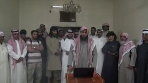 مجموعة من قادة الفصائل ووجهات العشائر في ريف دير الزور يعلنون مبايعتهم لداعش (أرشيفية)