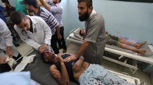 جرحى مدنيون جراء القصف المتواصل على المنازل في غزة - الأناضول