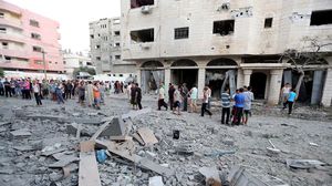 آثار قصف أحد المنازل في غزة - الأناضول