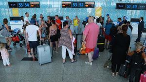 سياح أجانب يغادرون تونس تحسبا لهجمات إراهابية جديدة - أ ف ب