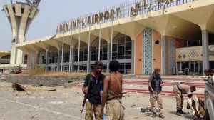 كان مطار عدن أغلق وتعرض لأضرار بعد مواجهات عنيفة أدت إلى سيطرة المتمردين الحوثيين - أ ف ب