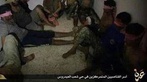 صورة للقناصين الحوثيين قبل إعدامهم - تويتر