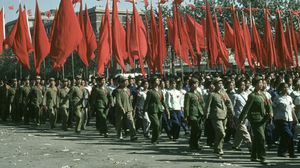 صورة قدمتها براند لفرانس برس تعود إلى 1 تشرين الأول 1966 لعرض في العيد الوطني الصيني ببكين - أ ف ب