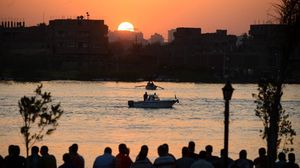 أربعون مصريا قضوا في حادث غرق مركب في النيل من بين حوادث تعرض لها مصريون خلال فترة قصيرة - أ ف ب 