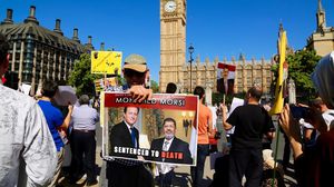 احتجاج في لندن على الدعوة التي وجهتها الحكومة البريطانية للسيسي - الأناضول