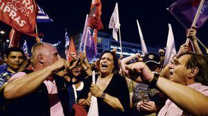 اليونانيون صوتوا بـ"لا" على مقترحات أوروبية لحل أزمة الديون - أ ف ب