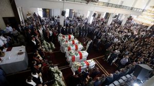 لبنانيون يشيعون ضحايا تفجيرات القاع - ا ف ب