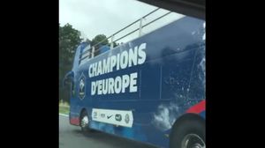 تعرض المشرفون على المنتخب الفرنسي لكرة القدم لموجة من السخرية على مواقع التواصل- يوتوب