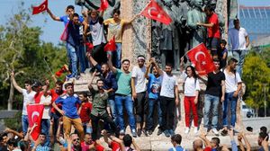 تضاربت ردود فعل السياسيين بتونس بين مرحب ورافض لمحاولة الانقلاب بتركيا- تويتر