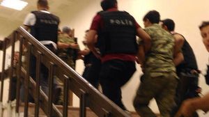 اعتقالات في صفوف الضباط الانقلابيين بتركيا