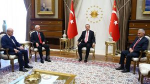 أردوغان وزعماء الأحزاب السياسية اتفقوا على ضرورة تواصل الوحدة واللحمة بينهم - وكالات