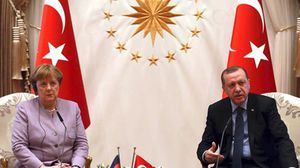 صندي تايمز: تبادل الاتهامات بين أردوغان وميركل يترك الأخيرة في مواجهة الناخبين المهاجرين- أ ف ب