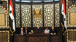 المخرج نجدة أنزور يتسلم رئاسة مجلس الشعب بعد تنحية هدية عباس- سانا